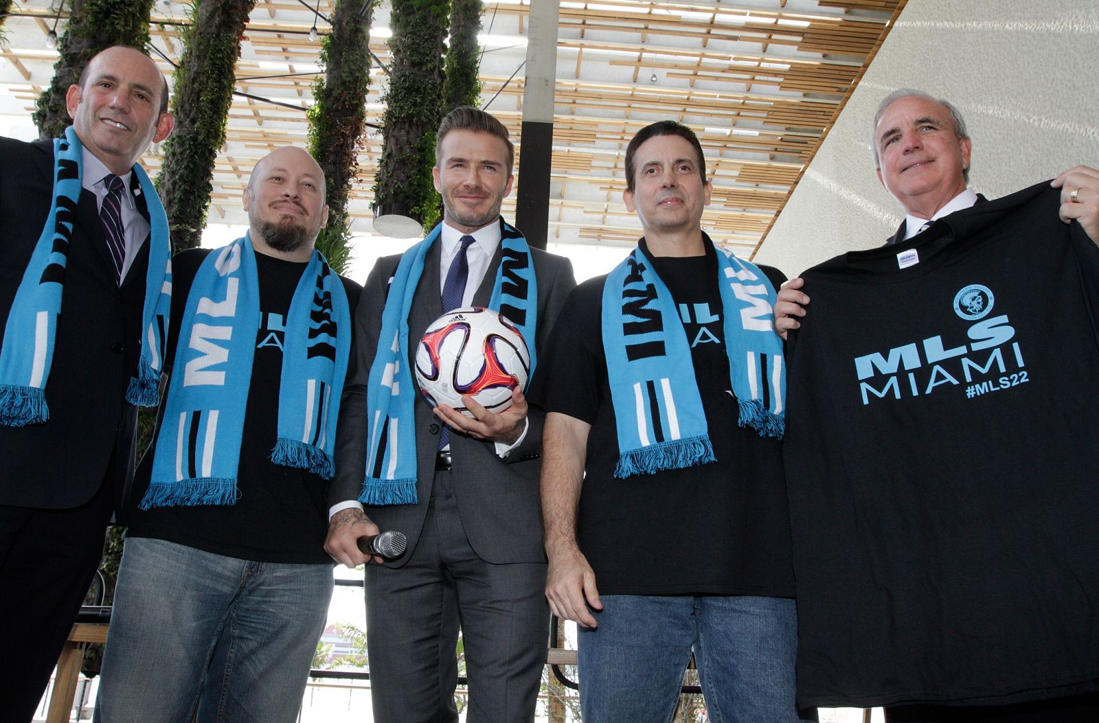 David Beckham, en el centro, durante la presentación de su franquicia en Miami