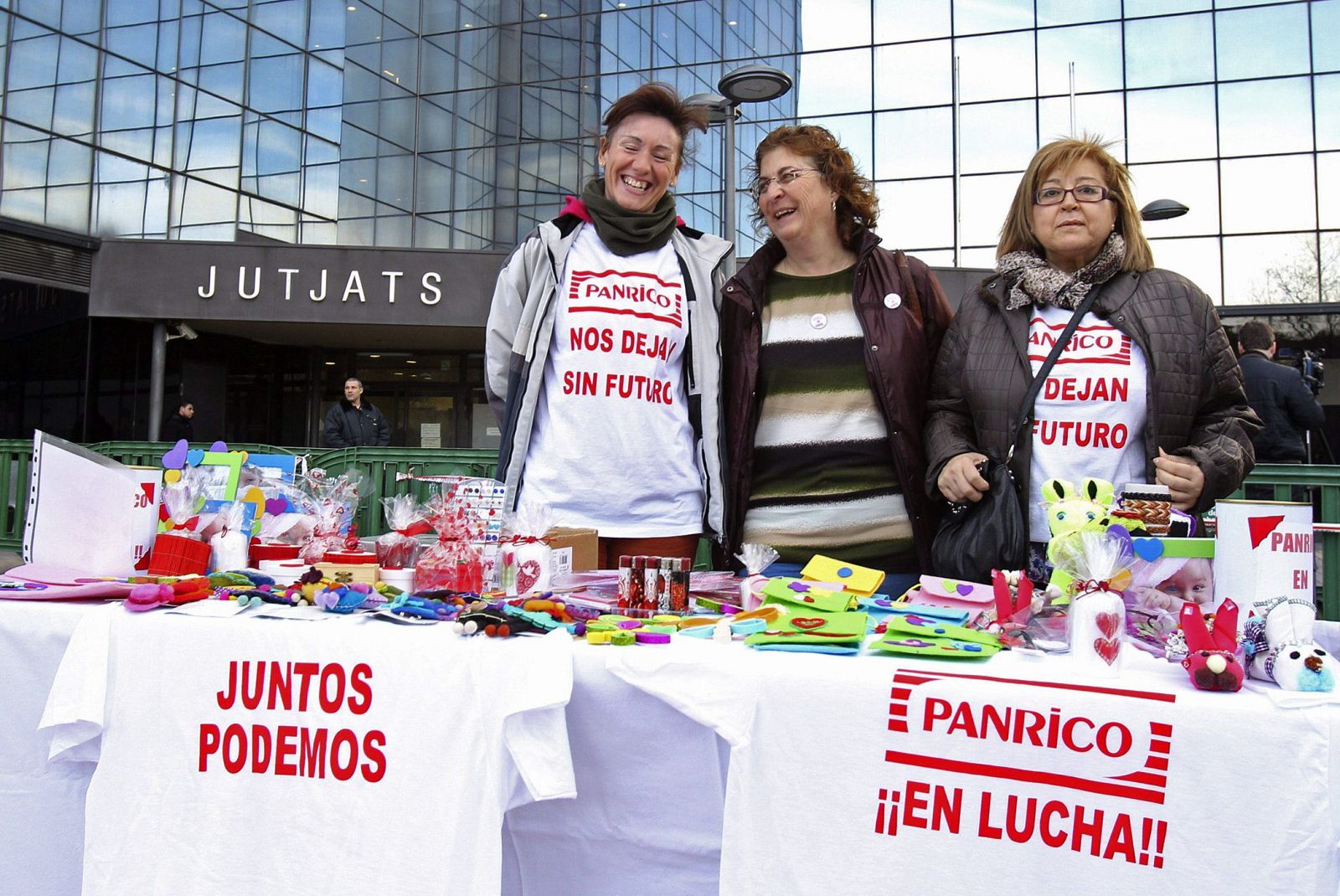 CONCENTRACIÓN DE TRABAJADORES PANRICO ANTE JUZGADOS SABADELL