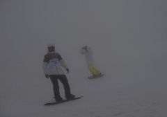 El mal tiempo suspende la prueba de boardercross de snowboard