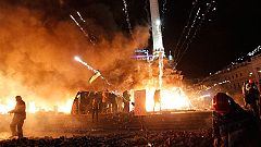 La policía asalta la plaza de los manifestantes en Kiev tras la muerte de 21 personas