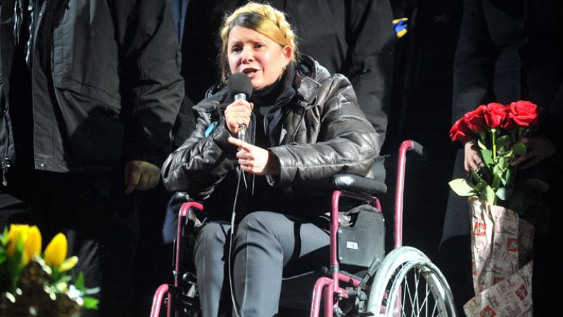 Timoshenko pide a los "héroes" de Ucrania que resistan en Maidán tras salir en libertad