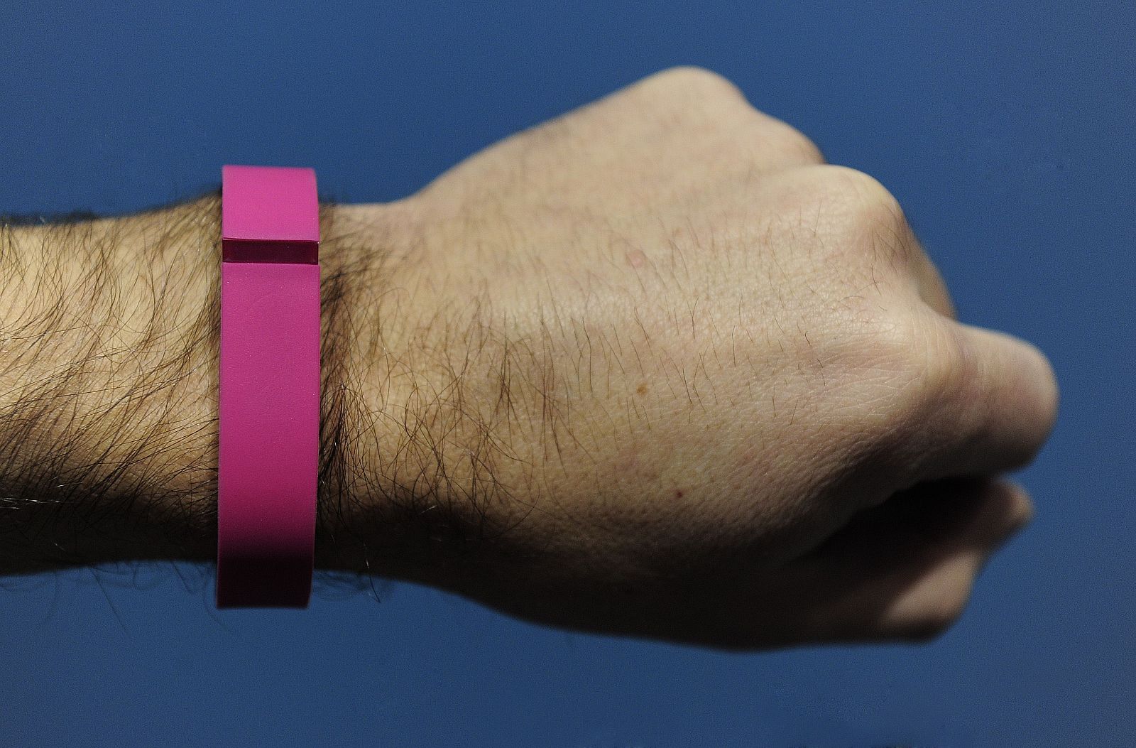 El dispositivo 'Flex' de Fitbit se presenta en el Mobile World Congress.
