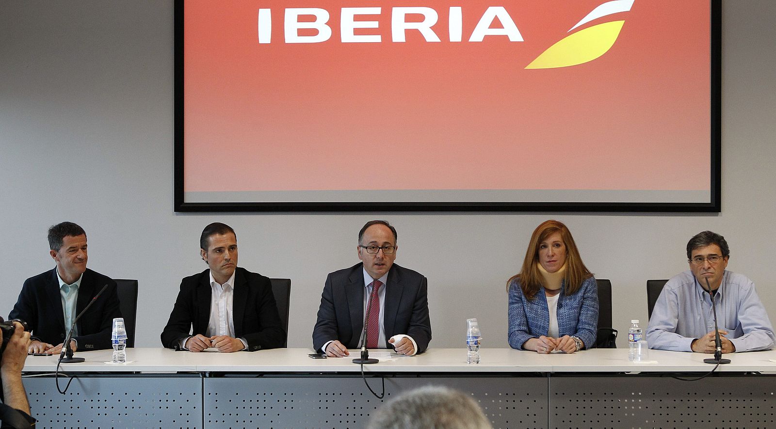 IBERIA Y TRIPULANTES FIRMAN ACUERDO QUE MANTIENE REDUCCIÓN SALARIAL DEL 14 %