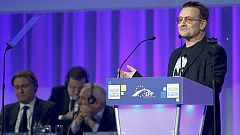 El cantante de U2 pide ante el PP europeo una campaña de apoyo a la economía española