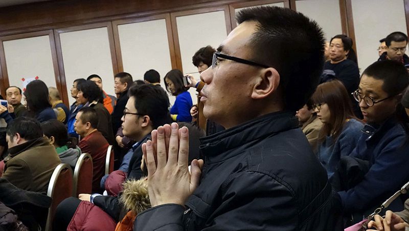 Amplían la búsqueda del avión malasio después de tres días sin ningún rastro