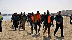 Llegan a las playas de Melilla y de Almería dos pateras con más de 70 inmigrantes
