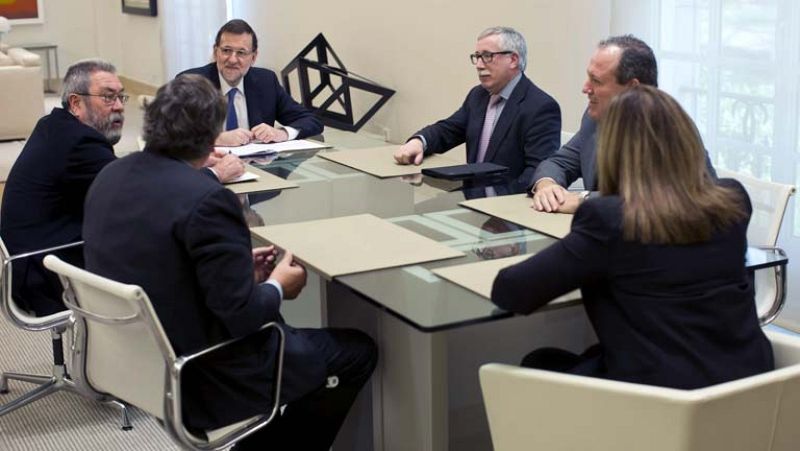 La CEOE plantea un salario mínimo más bajo para menores de 25 años y los sindicatos se oponen