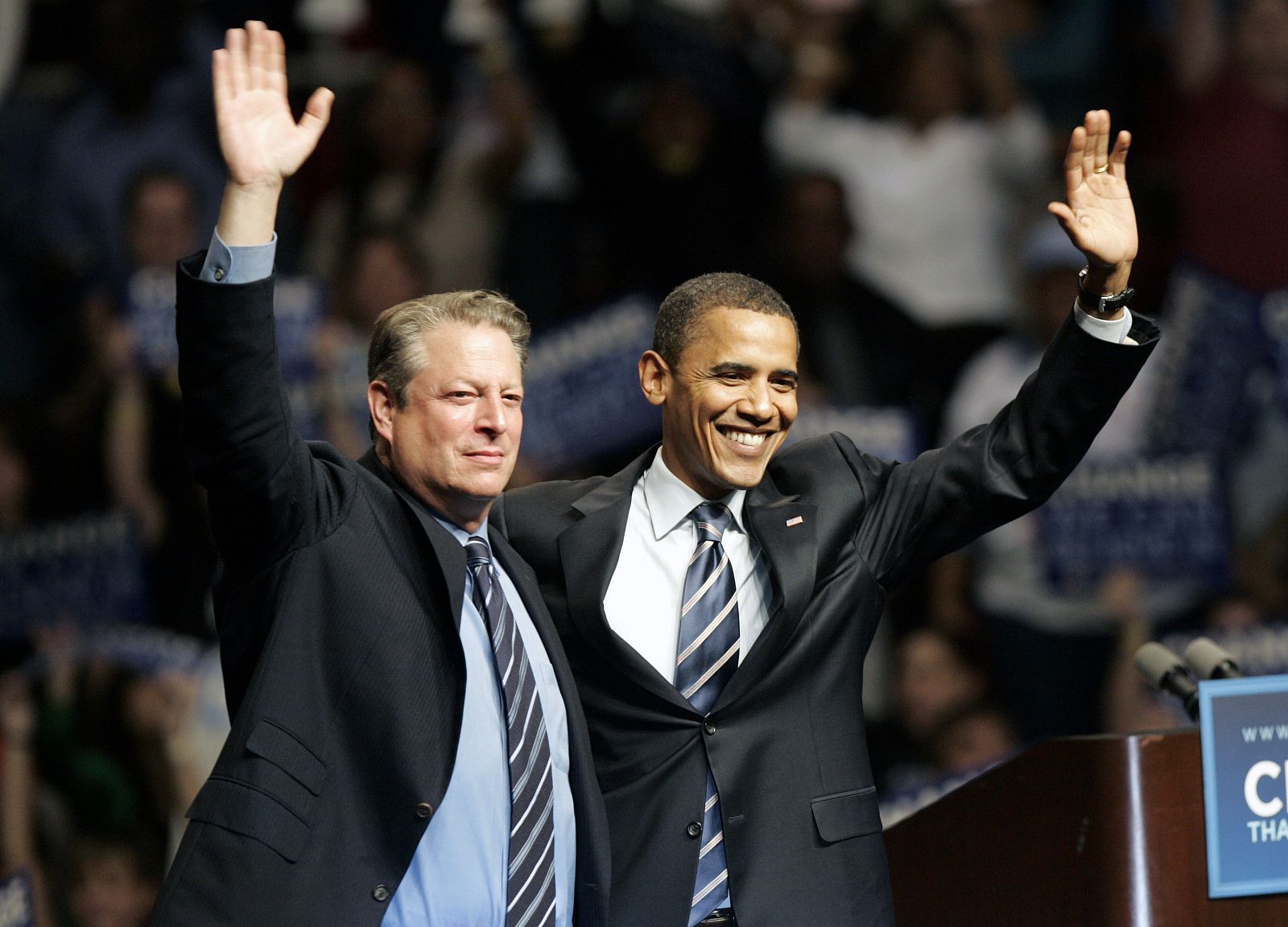 Al Gore respalda a Barack Obama en el Joe Louis Arena en Detroit