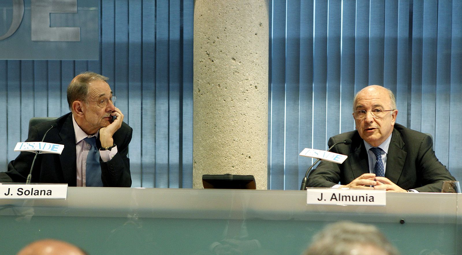 ALMUNIA Y SOLANA EN UNA CONFERENCIA DE ESADE