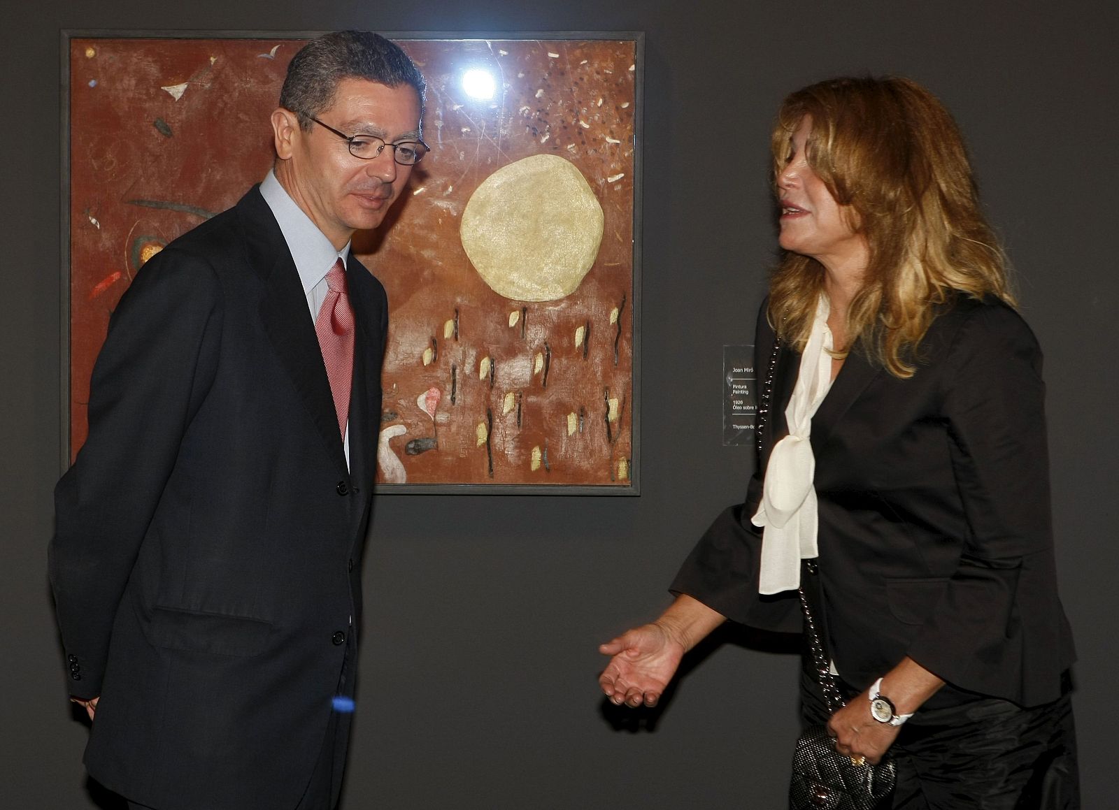 La baronesa Thyssen y el edil madrileño inauguran una exposición de Miró