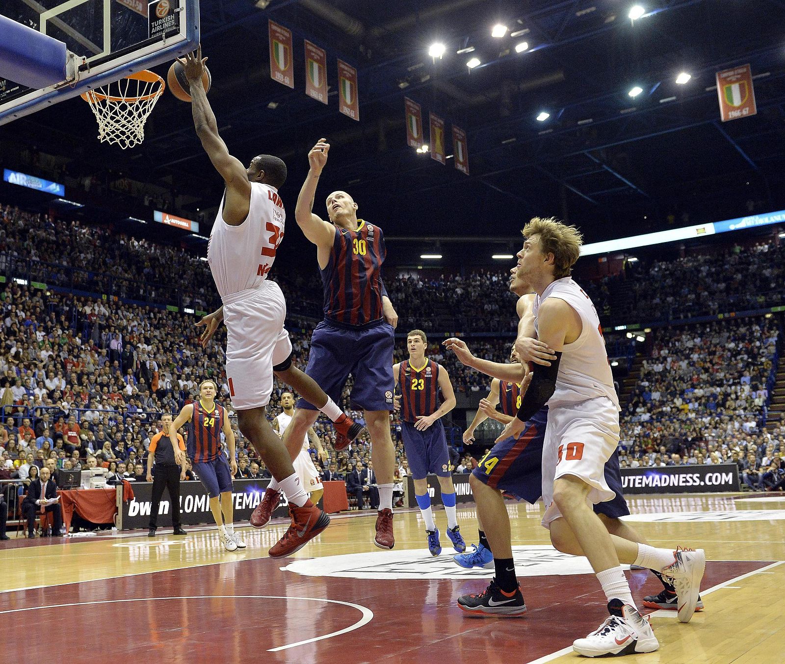 ARMANI MILÁN VS. BARCELONA