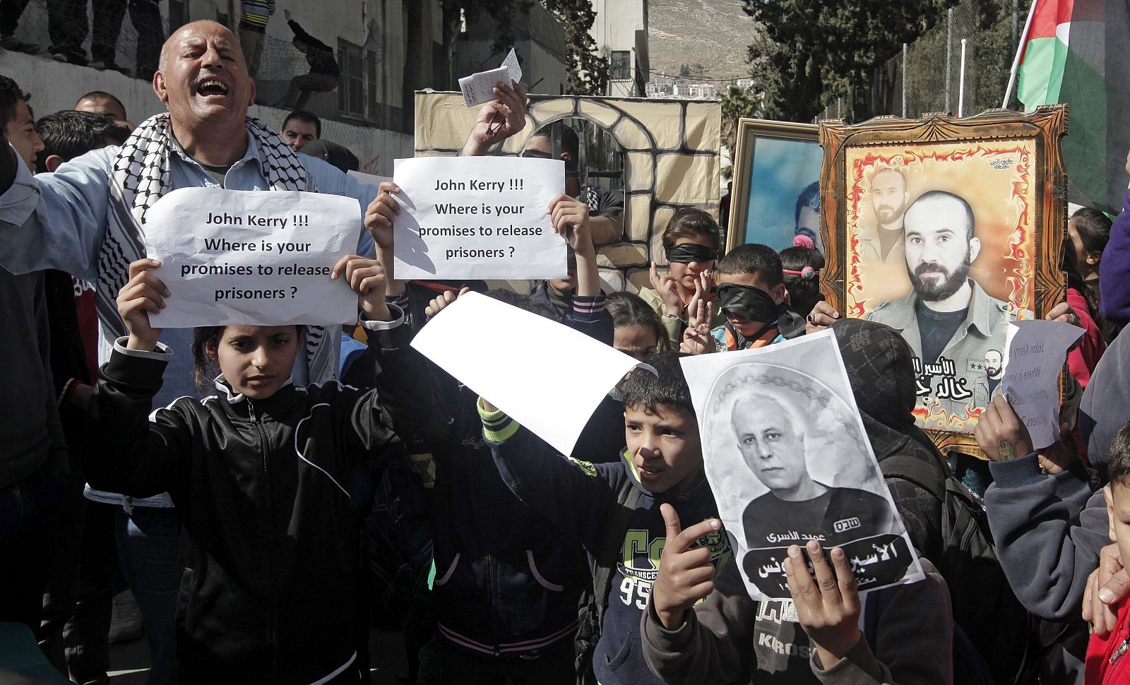MANIFESTACIÓN POR LA VISITA DE JOHN KERRY