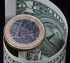 Alemania y Francia admiten que la actual fortaleza del euro puede perjudicar la recuperación