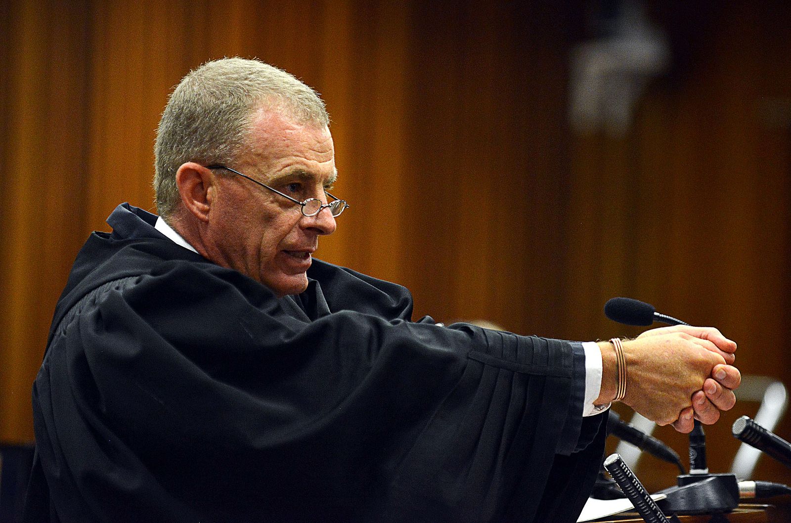 Imagen del fiscal Gerrie Nel durante el juicio.