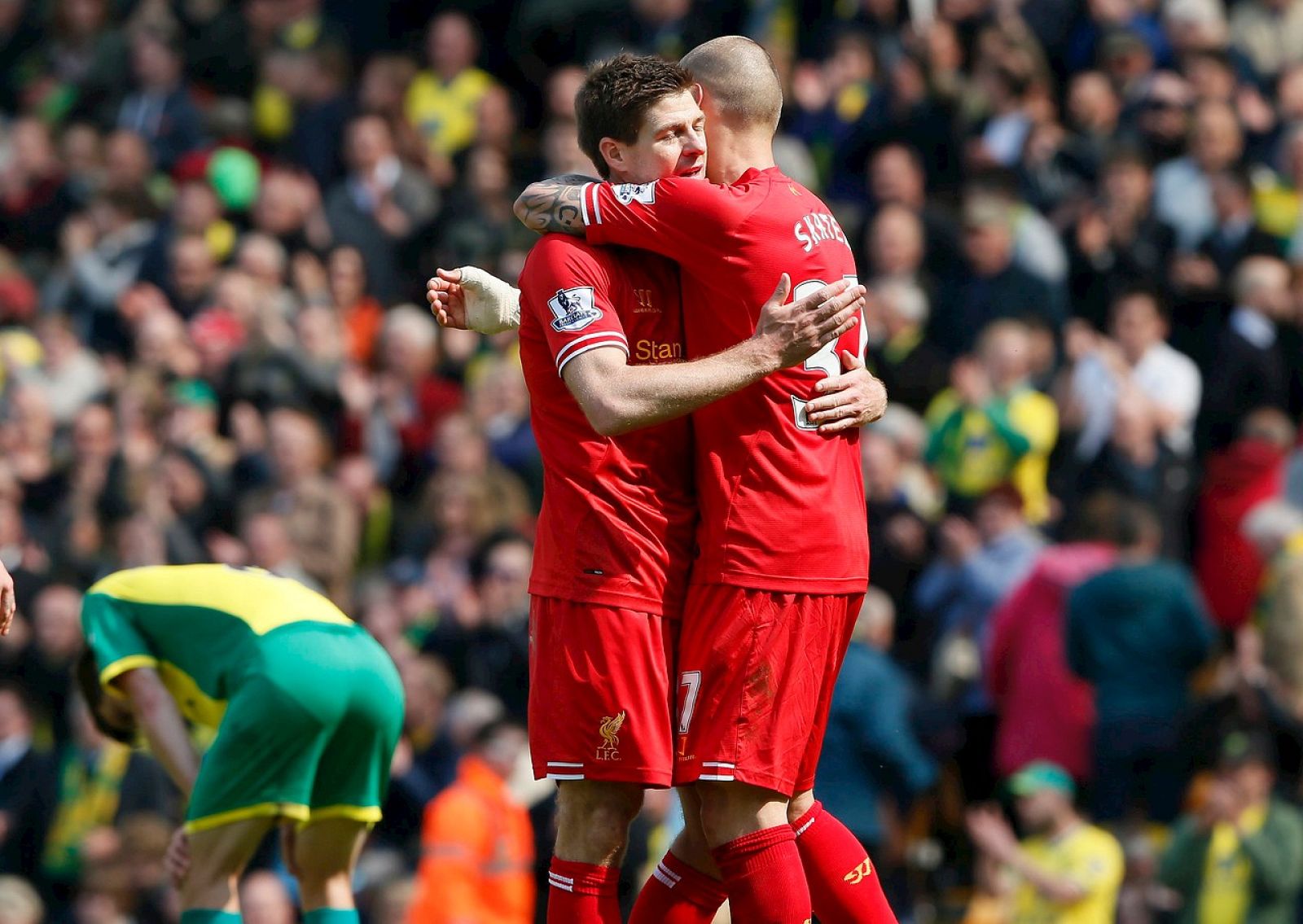 2014-04-20t130348z 607823059 gm1ea4k1mfp01 rtrmadp 3 soccer-england