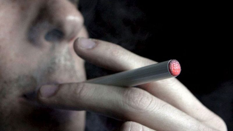 El vapor de los cigarrillos electrónicos afecta a los fumadores pasivos igual que el tabaco