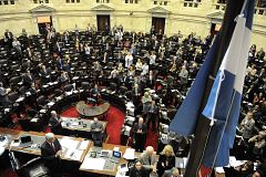 El Parlamento argentino aprueba el pacto con Repsol por YPF y cierra el conflicto