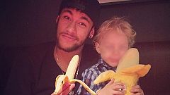 Alves y Neymar utilizan la ironía contra el racismo