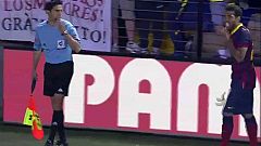 El Villarreal identifica al que tiró el plátano a Alves