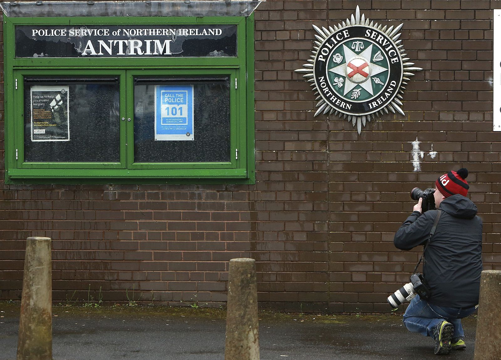 GERRY ADAMS PERMANECE DETENIDO EN RELACIÓN CON ASESINATO DE CATÓLICA EN 1972