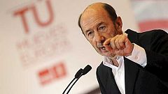 Rubalcaba llama a votar "no" a las reformas del PP e insiste en que "no son lo mismo"