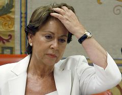 El Gobierno español pide al BEI un dictamen para activar el cese de Magdalena Álvarez