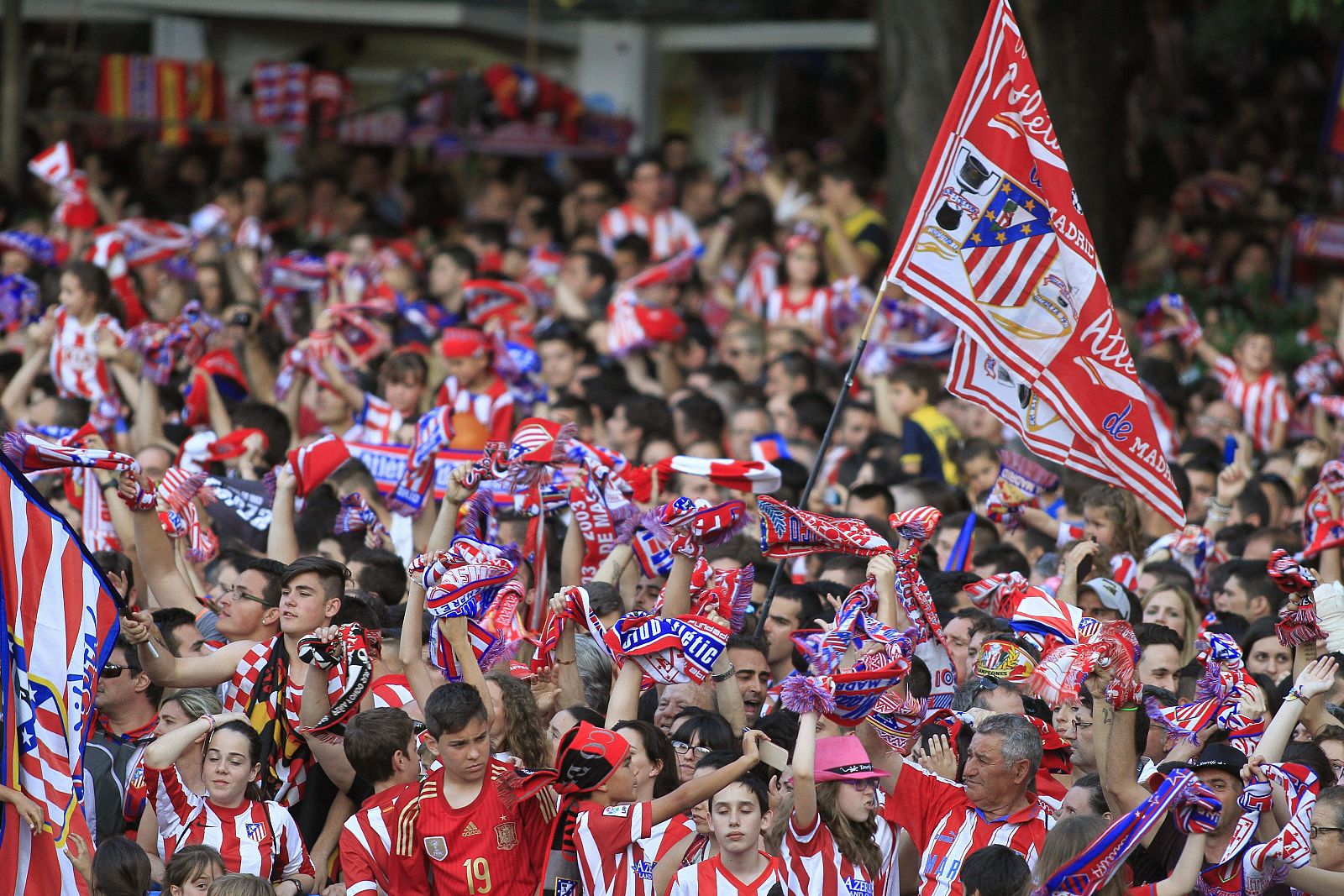EL ATLÉTICO DE MADRID CELEBRA CON LOS AFICIONADOS EL TÍTULO DE LIGA