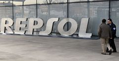 Repsol culmina la venta de bonos argentinos y de su participación en YPF