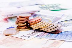 El coste de financiación del Tesoro bajó al 2,46% en 2013, casi un punto menos que en 2012