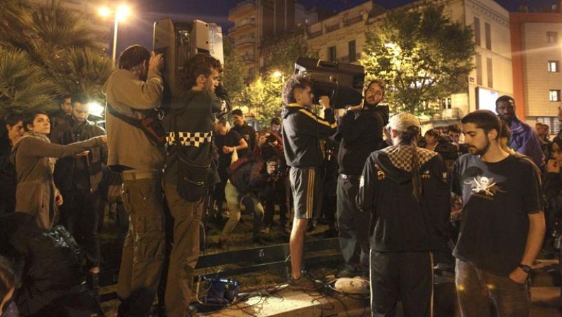 El juez prohibe acudir a nuevas manifestaciones a 25 de los detenidos en Sants