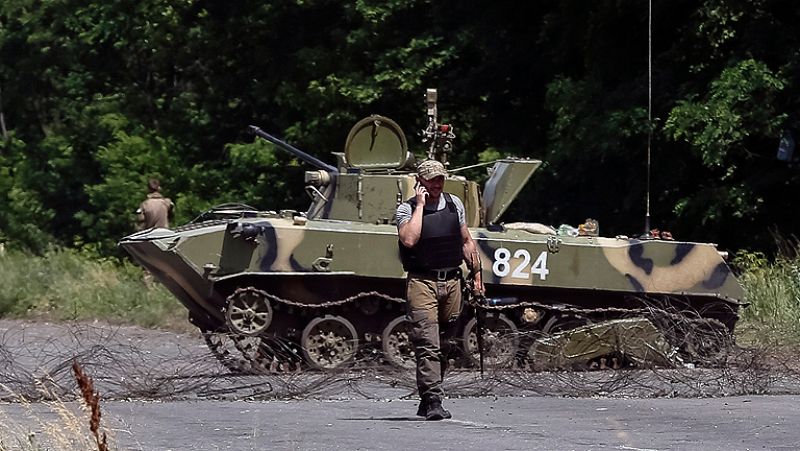 Kiev estudia declarar la ley marcial en el este de Ucrania 