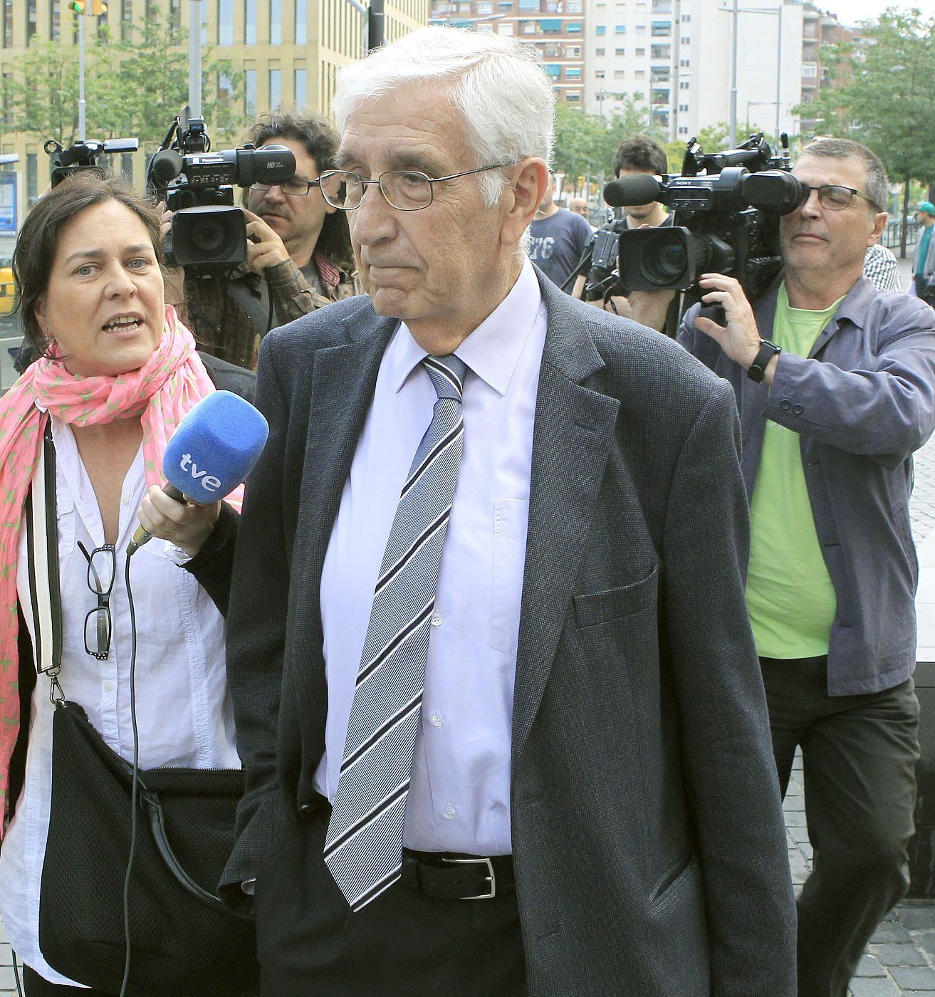 El extesorero de CDC Daniel Osácar, a su salida de la Ciudad de la Justicia de Barcelona