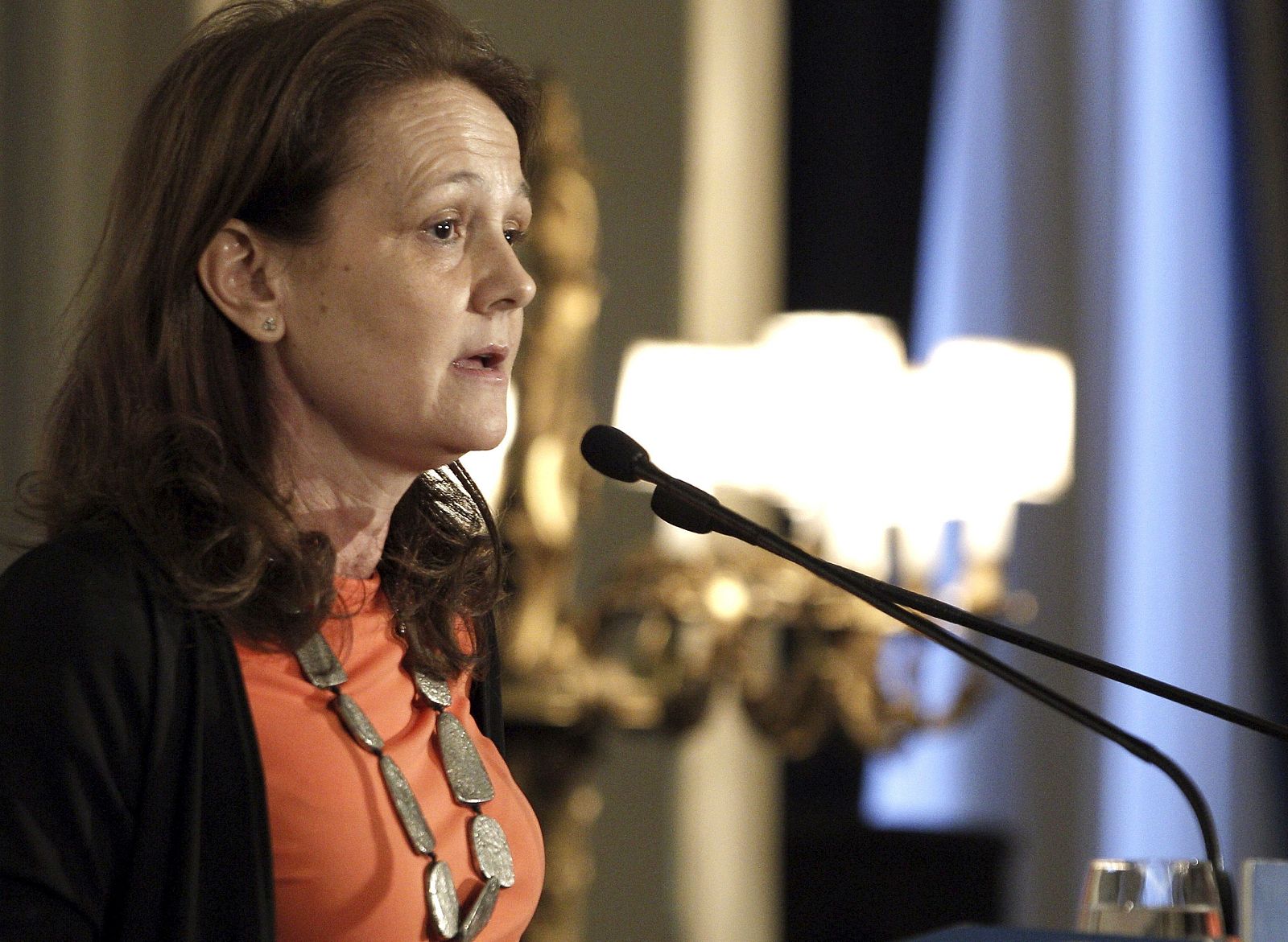 MONTSERRAT GOMENDIO PARTICIPA EN CONFERENCIA-COLOQUIO SOBRE LOS CAMBIOS EN EL MODELO EDUCATIVO