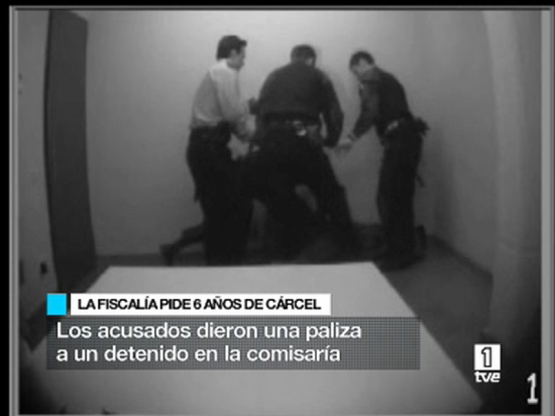El fiscal pide 5 años para los Mossos que dieron una paliza a un detenido