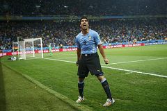 Luis Suárez abate a Inglaterra de 'dos disparos'