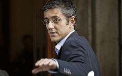 Madina presenta 15.020 avales para luchar por el liderazgo del PSOE en las primarias