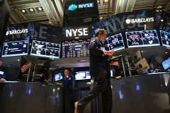 Wall Street cierra con doble récord y el Dow Jones por encima de los 17.000 puntos
