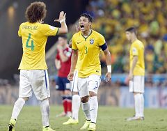Los centrales rescatan a Brasil ante Colombia