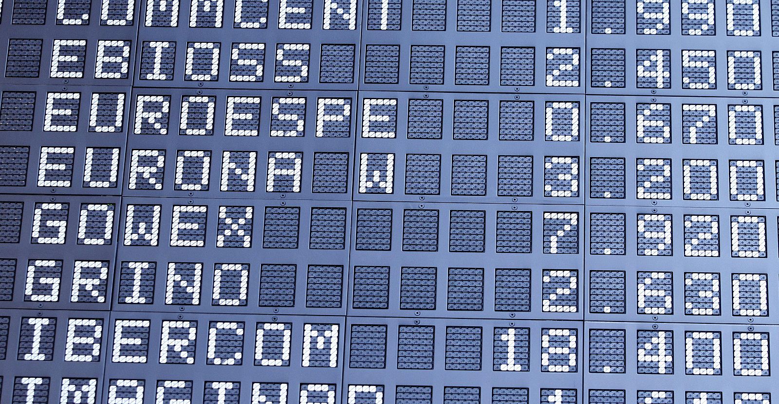 Panel informativo con algunas de las cotizantes en el MAB