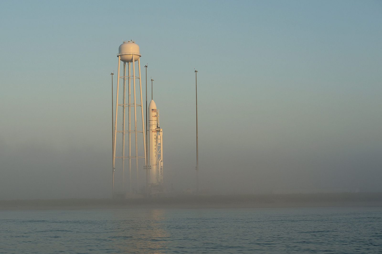 Fotografía de la cápsula Cygnus poco antes del lanzamiento