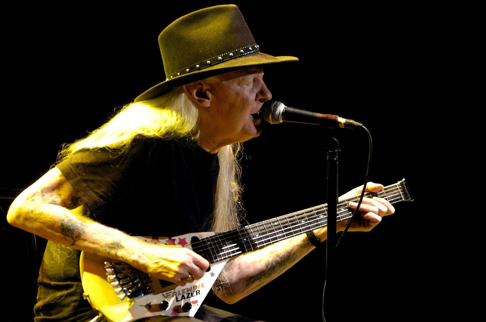 EL CANTANTE DE BLUES JOHNNY WINTER FALLECE A LOS 70 AÑOS