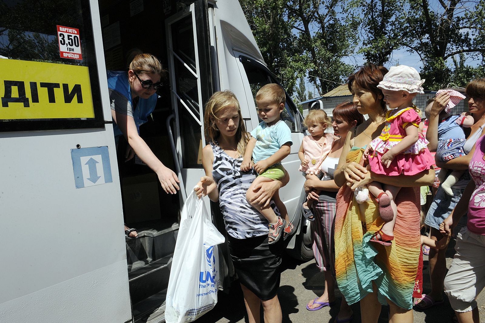 Refugiados de Donetsk y Lugansk reciben ayuda humanitaria de la ONU