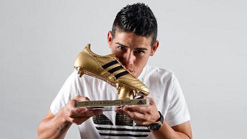 James Rodríguez recibe la Bota de Oro del Mundial de Brasil