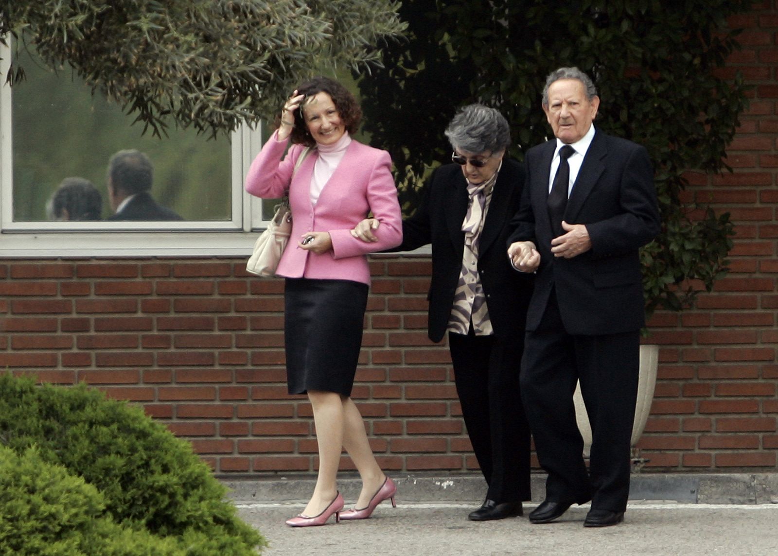 La abuela de Doña Letizia, Enriqueta, con su marido y su hija y madre de la princesa, Paloma Rocasolano