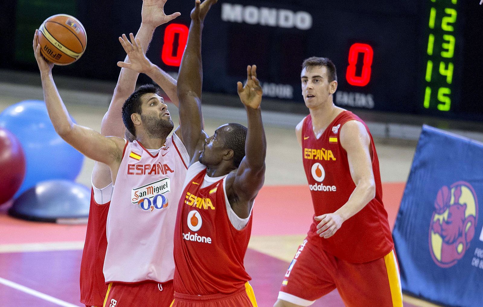 ENTRENAMIENTO DE LA SELECCIÓN ESPAÑOLA DE BALONCESTO
