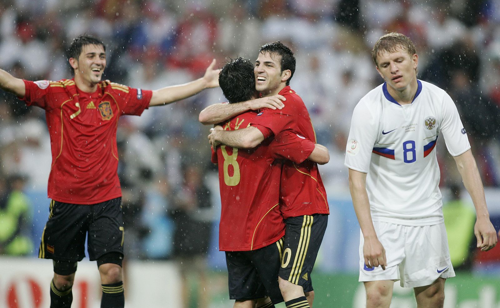 Rusia quiere desquitarse en semifinales de la goleada encajada en el primer encuentro de la Eurocopa.