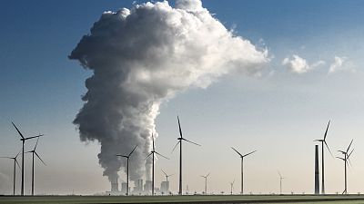 La AIE propone sustituir el gas ruso por el de otros países y acelerar proyectos eólicos y solares