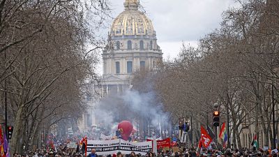 Anne-Cécile Robert, periodista de 'Le Monde diplomatique': "Francia atraviesa una crisis múltiple"