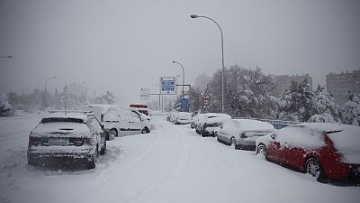 Más de 15 horas atrapados por el temporal: "Que nos saque el Ejército y los coches se queden aquí. No tenemos ni agua"