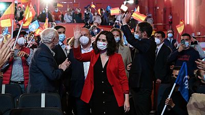 Ayuso acusa a la izquierda de "buscar notoriedad": "Todos recibimos amenazas pero unos no hacemos circos"